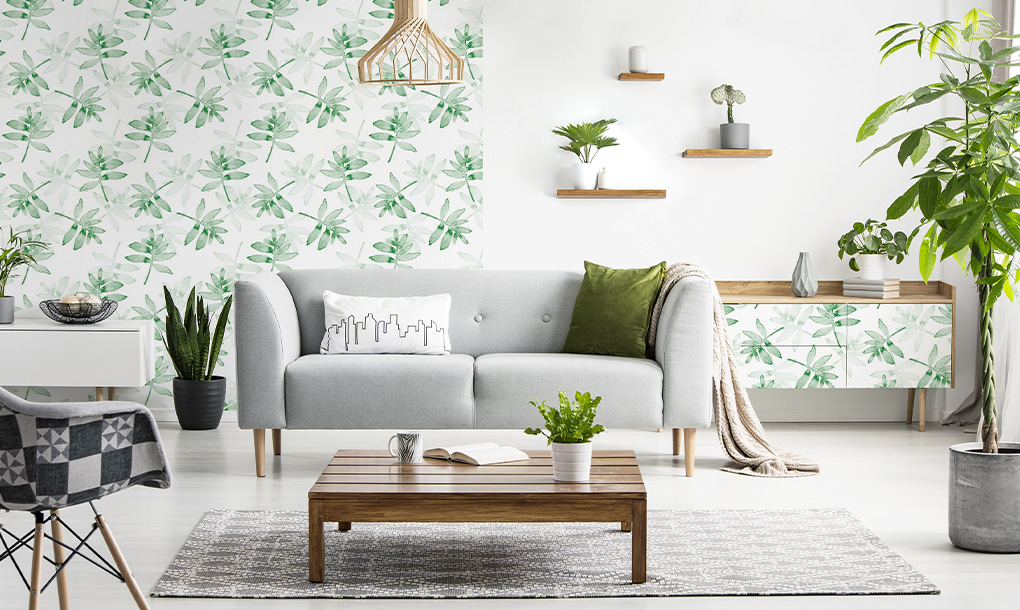 Tips para decorar muebles con papel pintado y darles una segunda vida